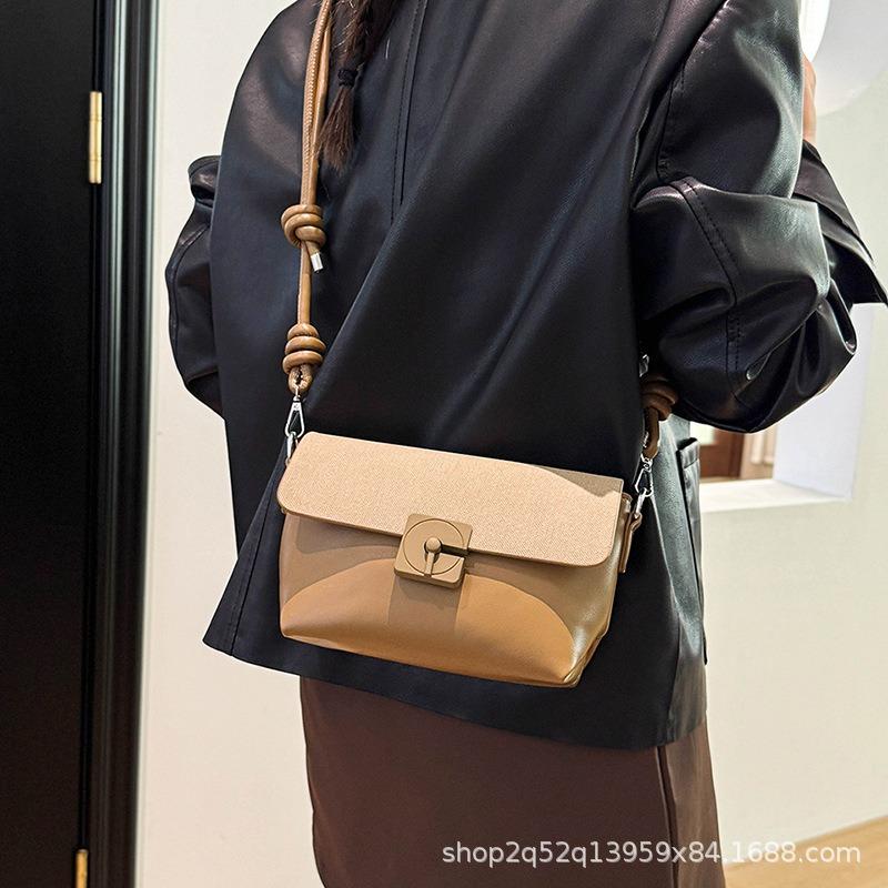 New Small Square Bag Niche Design Simple Underarm Bag Commuting Versatile Shoulder Messenger Bag