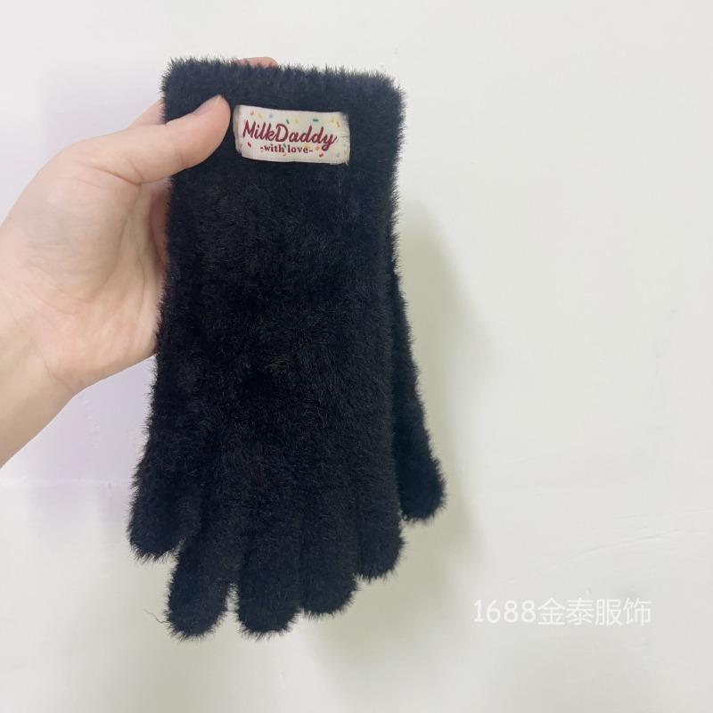 

Autumn and winter new color soft waxy plush gloves winter simple girl heart solid color long wrist warm finger gloves women average size чорний