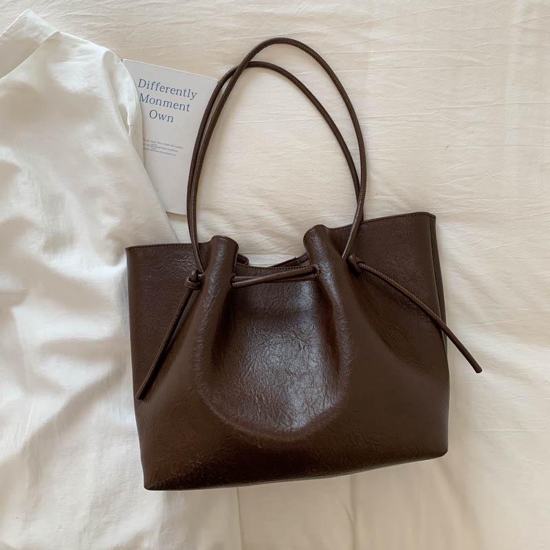 2025 Autumn/Winter Elegant & Versatile Women's Shoulder Tote - Large Capacity, High-End Commuter Bag
