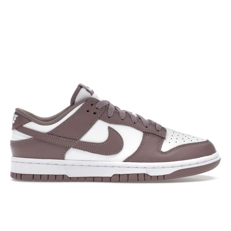 

Кроссовки унисекс Nike Dunk Low Violet Ore Фиолетово-белые DV0833-112 42