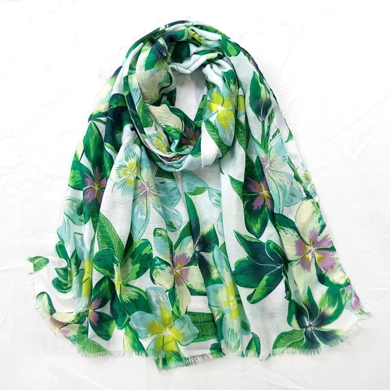 

Красочный этнический шелковый шарф с цветочным узором: Большая шаль для защиты от солнца для путешествий и отпуска зелёный