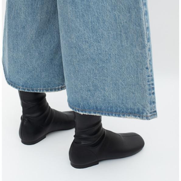 Retro Autumn and Winter Round Head Thin Boots Martin Shoes Women's 2025 New Short Boots Square Heel Duckbill Thin Short Boots