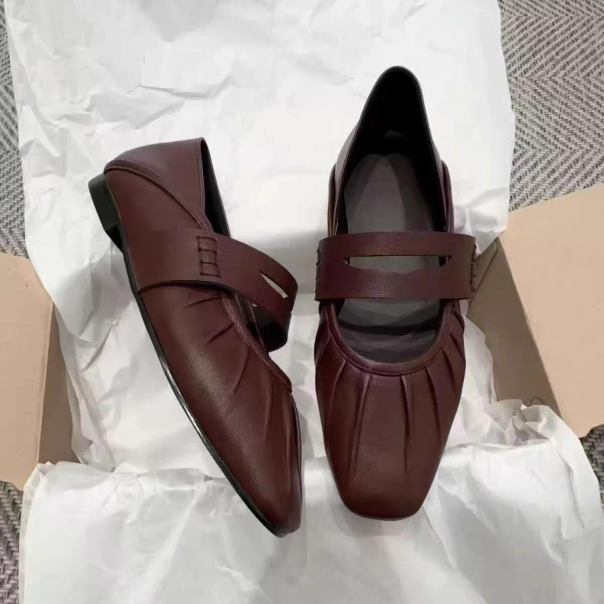 

Новые ретро туфли Мэри Джейн с квадратным носком, плиссировкой, полым узором и низким каблуком 40 бордовый