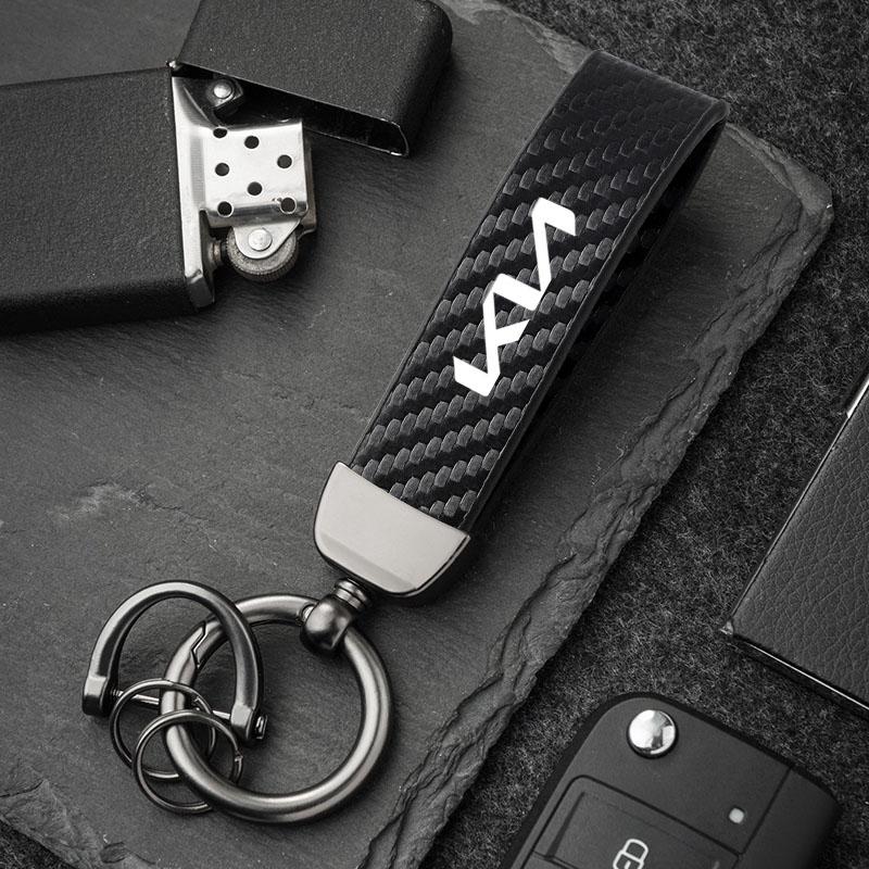 XQNW2 Car Carbon Fiber Keychain Luxury Keyring Buckle Accessories For KIA Carnival Niro EV9 K8 Forte Cerato Sportage Ray EV Telluride