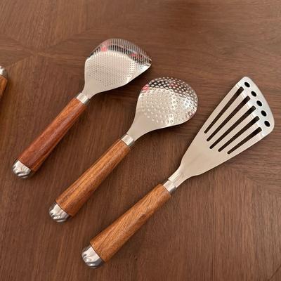 1 pièce Ensemble d'ustensiles de cuisine Acier inoxydable Poignée en bois de poirier Presse-purée de pomme de terre Pelle à poisson frit Cuillère à riz Outils de cuisine