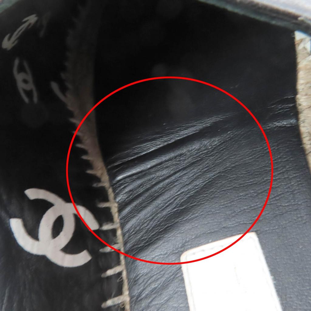 נעלי עור CHANEL נהדרות סימן COCO אספדריל סליפ-און שחור נשים 37 G38628 משומש