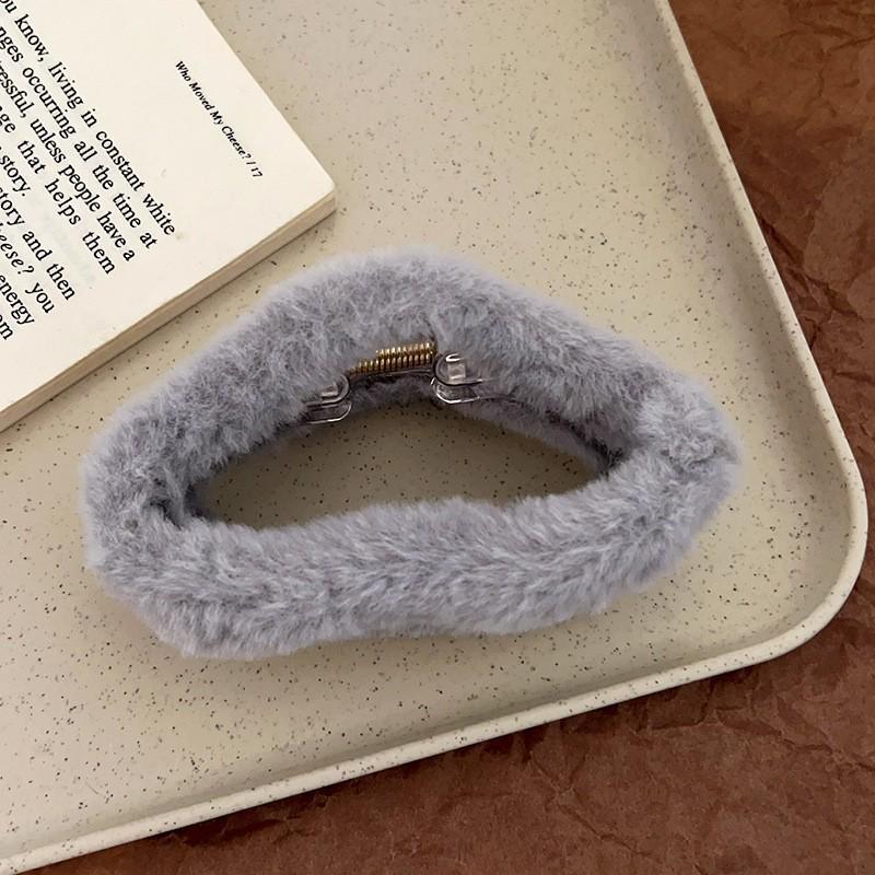 2024 Herbst/Winter Felliger Quadratischer Krallenclip: Vielseitiges Süßes Haaraccessoire für Damen-Hochsteckfrisur