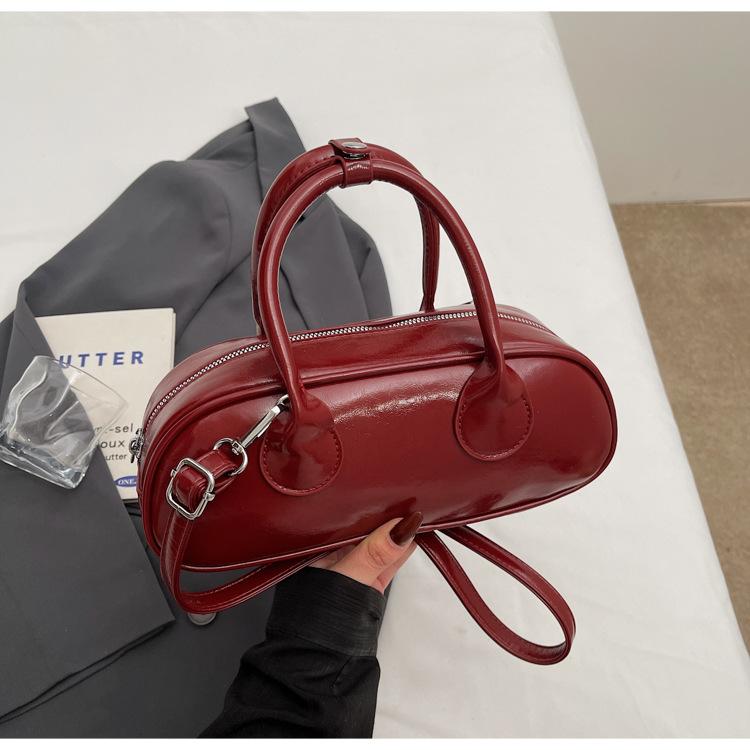 Fashion High Sense Niche Casual Versatile Baguette Bag Women's 2025 Spring and Summer New Solid Color Handbag Messenger Bag