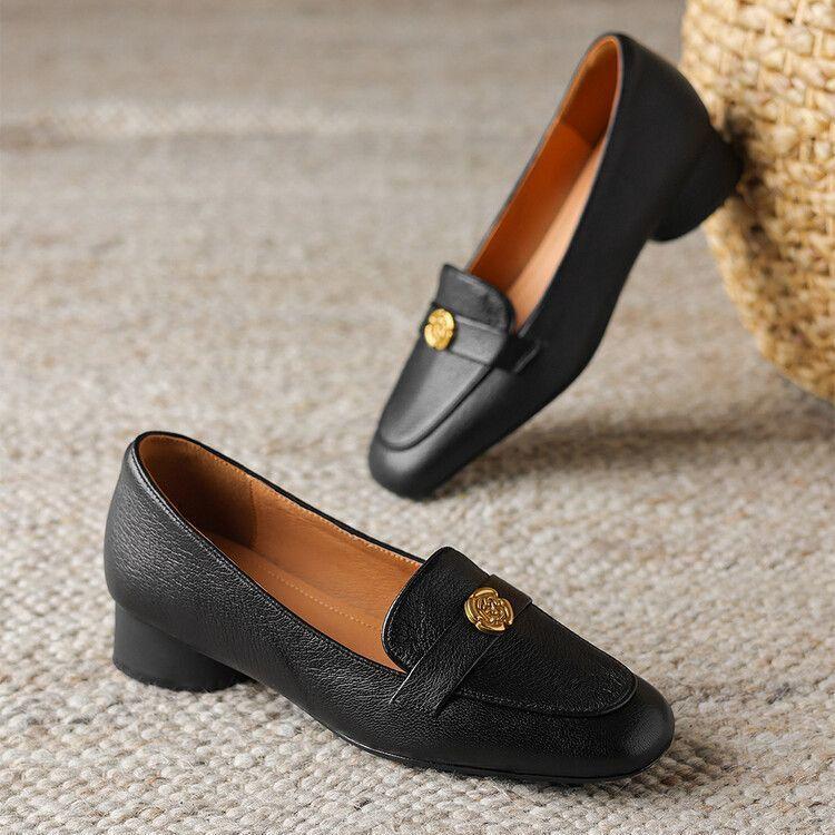 

Французские ретро новые мягкие кожаные горные универсальные туфли на толстом среднем каблуке женские туфли осень 2024 новые неглубокие мокасины 35