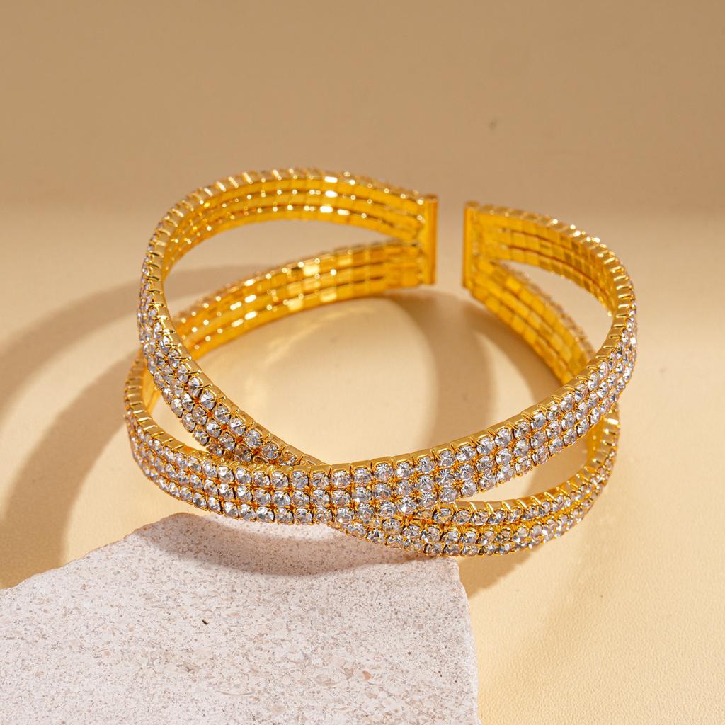 Diamond-encrusted geometric round cross-opening bracelet light luxury exquisite temperament bracelet jewelry
