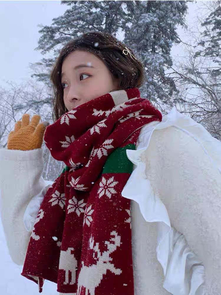 Versatile Red Snowflake Reindeer Scarf: Women's Winter Antler-Themed Warm Neck Warmer.