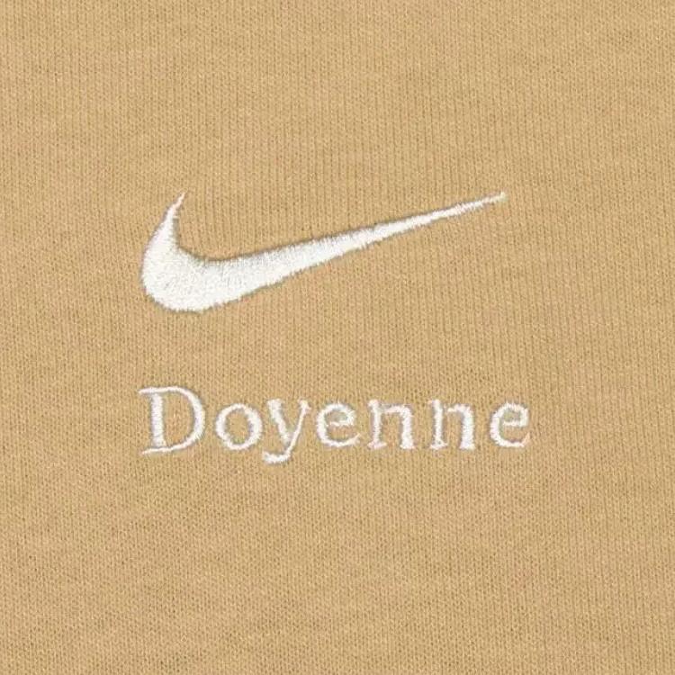 Nike SB x Doyenne T-shirt Sesame Men Streetwear DV9150-252