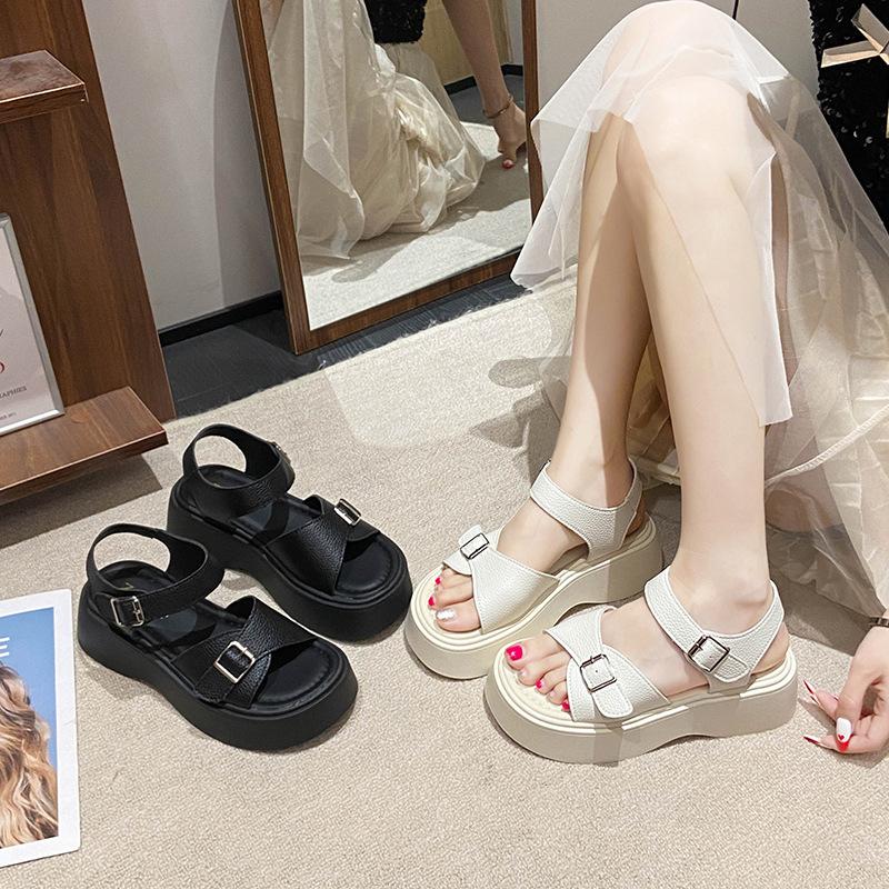 Platform Sandals Women's 2025 Summer New Korean Version Fashion Round Head Open-toed Belt Buckle Casual Beach Roman Sandals