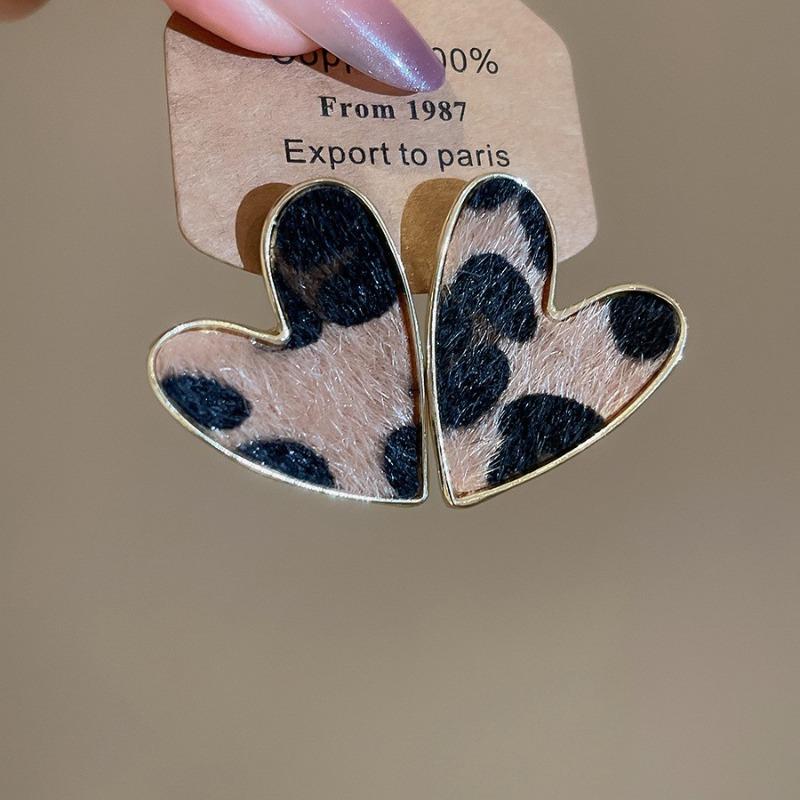 Silver Needle Leopard Geometric Earrings Vintage Maillard Temperament Premium Stud Earrings Fashion Daily Commuter Earrings