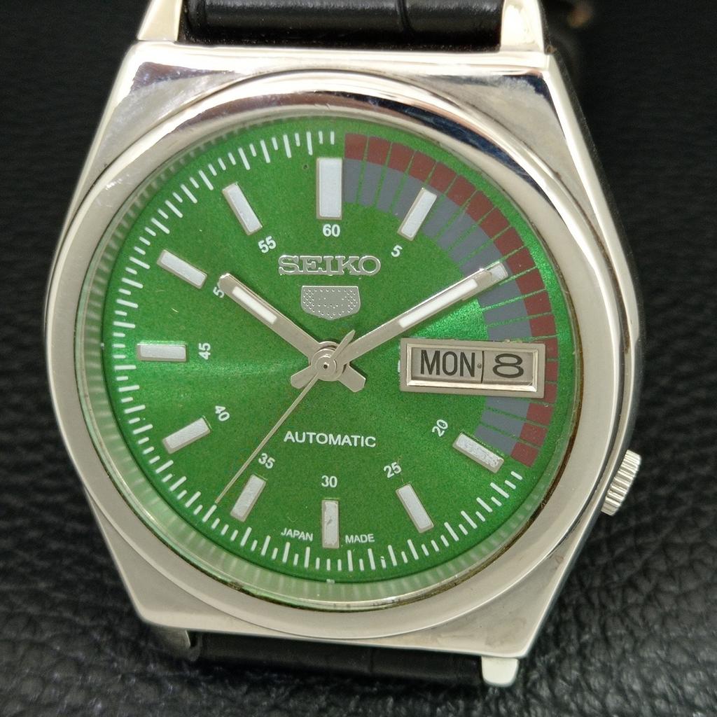 VINTAGE SEIKO 5 AUTOMATIC 7009A JAPAN MENS GREEN COLOR DIAL WATCH A708719-1
