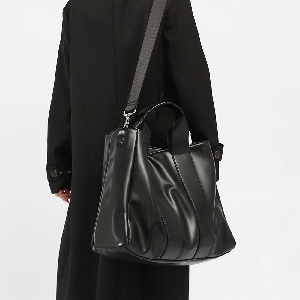 New 2025 Trendy Large-Capacity Leather Crossbody Bag for Commuting & Casual Outdoor Fashion