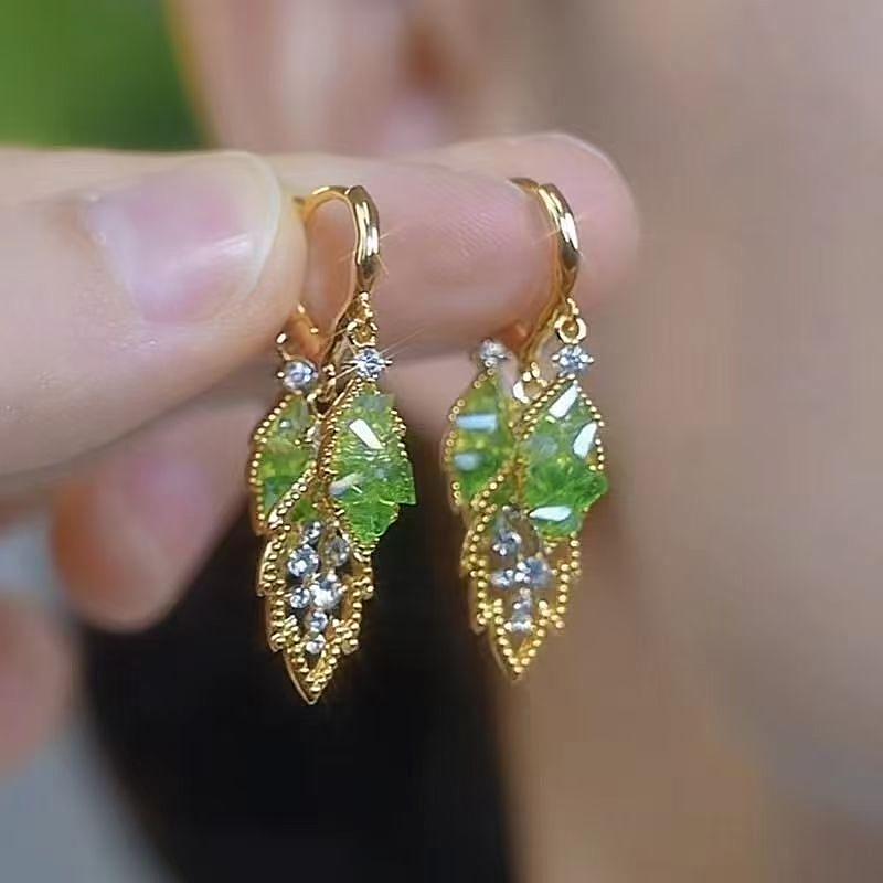 Super flash green leaf crystal ear buckle, temperament leaf earrings Internet celebrity earrings female