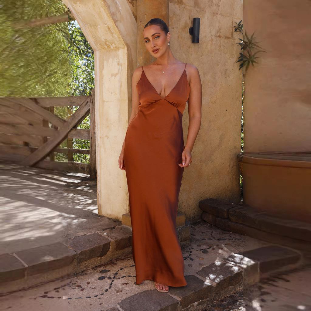 Women's Sleek V-Neck Sleeveless Bodycon Dress with Slit and Backless Design