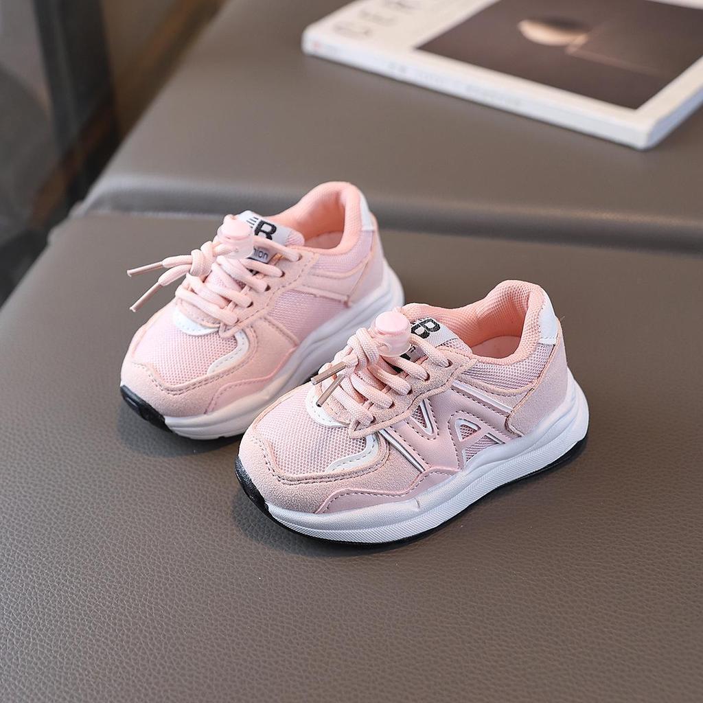 Kids' Mesh Style Running Shoes - Boys' and Girls' Lightweight, Soft-Soled Sneakers.