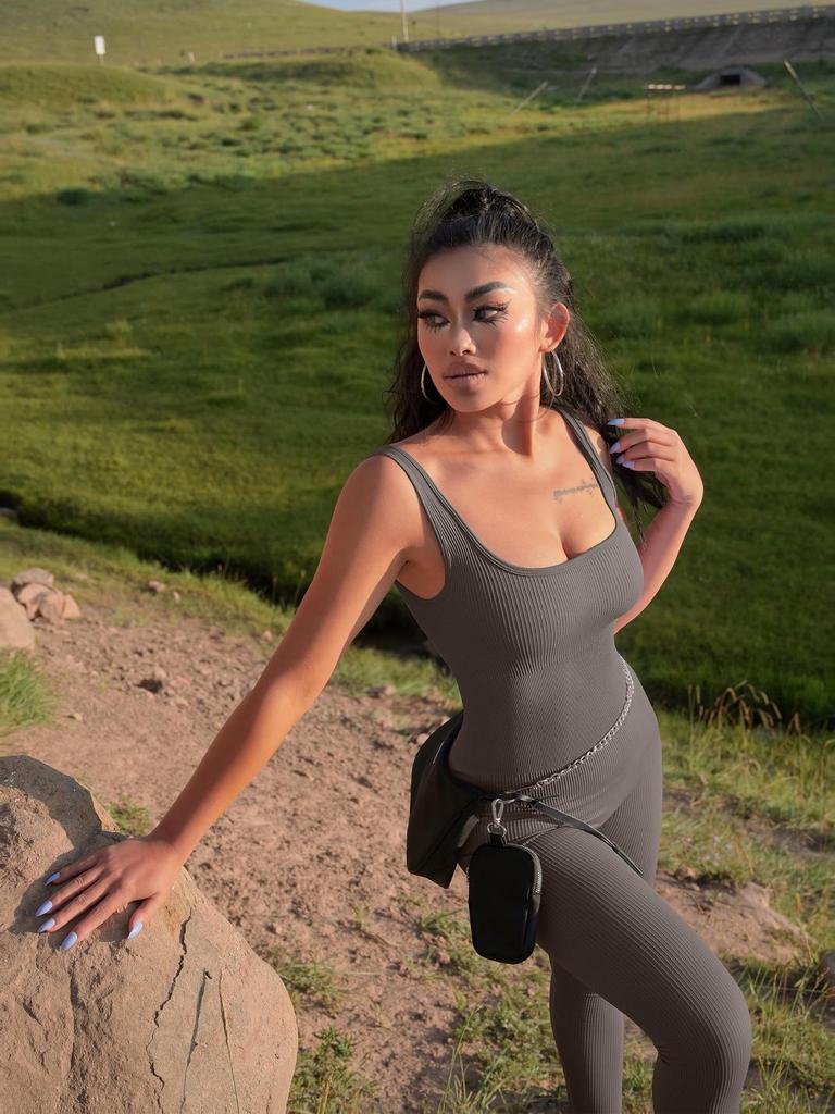 Women's Sleeveless Ribbed Tank Yoga Jumpsuit - Body Shaping Sport Jumpsuit