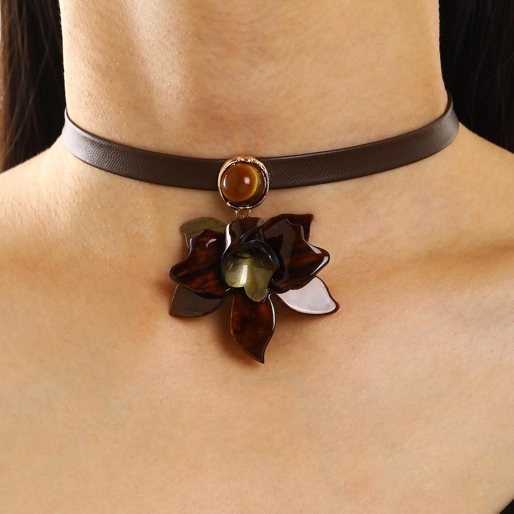 Y2K Spicy Sweet Girl Leather Choker: Cross Ultra-Short, Heavy-Duty Chain Collar