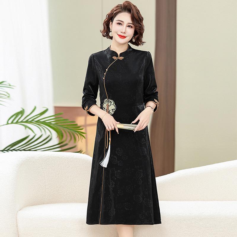Elegant Spring Qipao Dress for Middle-aged Women - 2026 Chinese Style Skirt