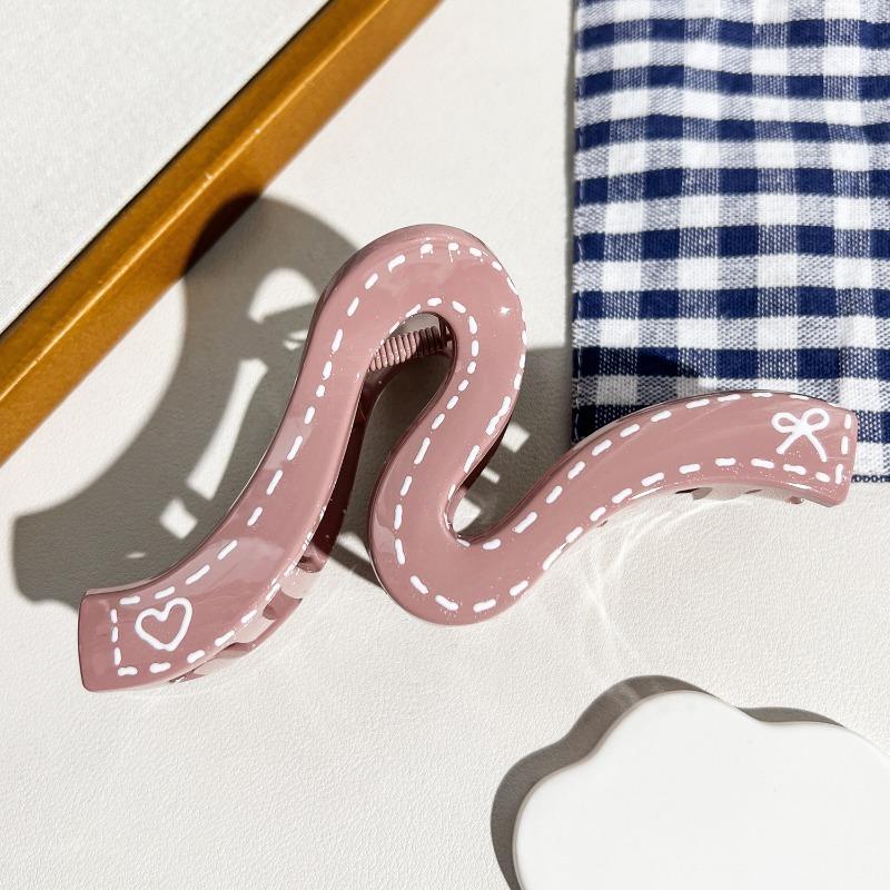 High-end Cream-colored Hair Clips Women's Heart Graffiti Wavy Gripper Elegant Updo Shark Gripper