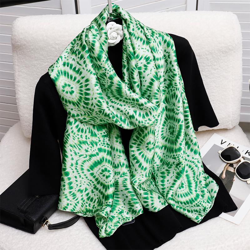 Fashionable Design Embroidered Flower Pattern Women's Scarf Shawl Elegant and Breathable Daily Versatile Accessory 85 * 180cm