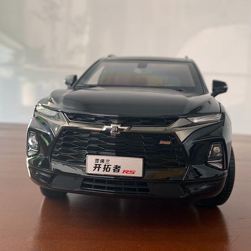 Dealer Edition Car Model,1:18 GM Chevrolet Blazer RS,Diecast Model for Collections,Display and Gift for Friend