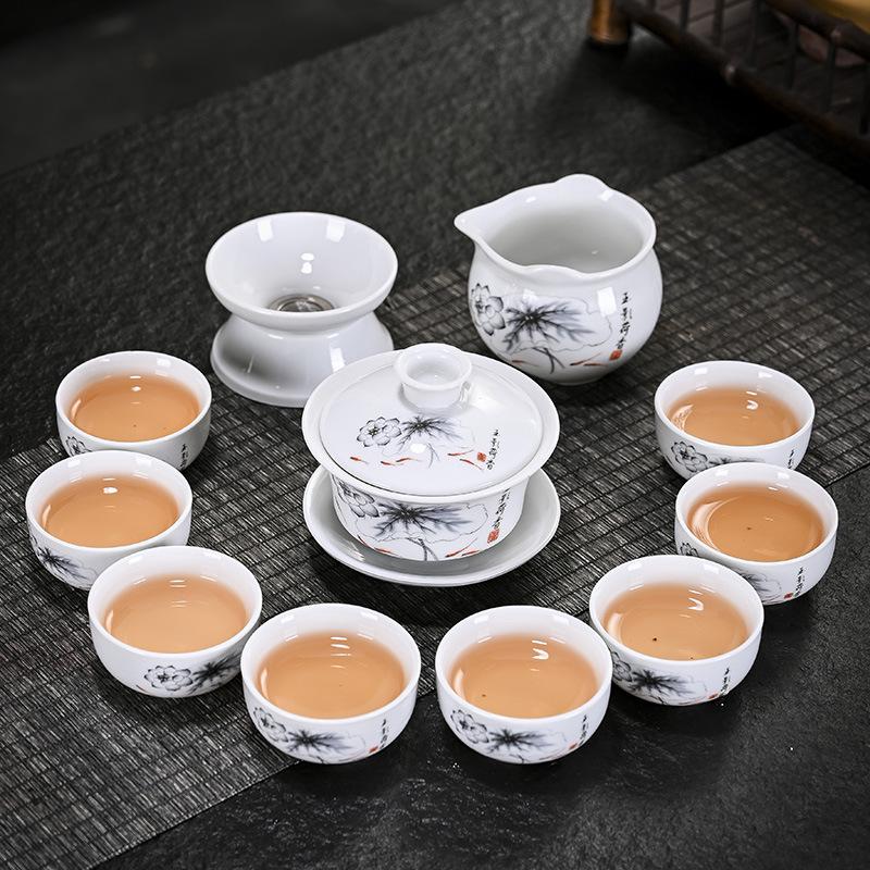 White Porcelain Kung Fu Tea Set with Blue and White Cups & Gaiwan - Ideal for Company Events and Promotional Gifts.