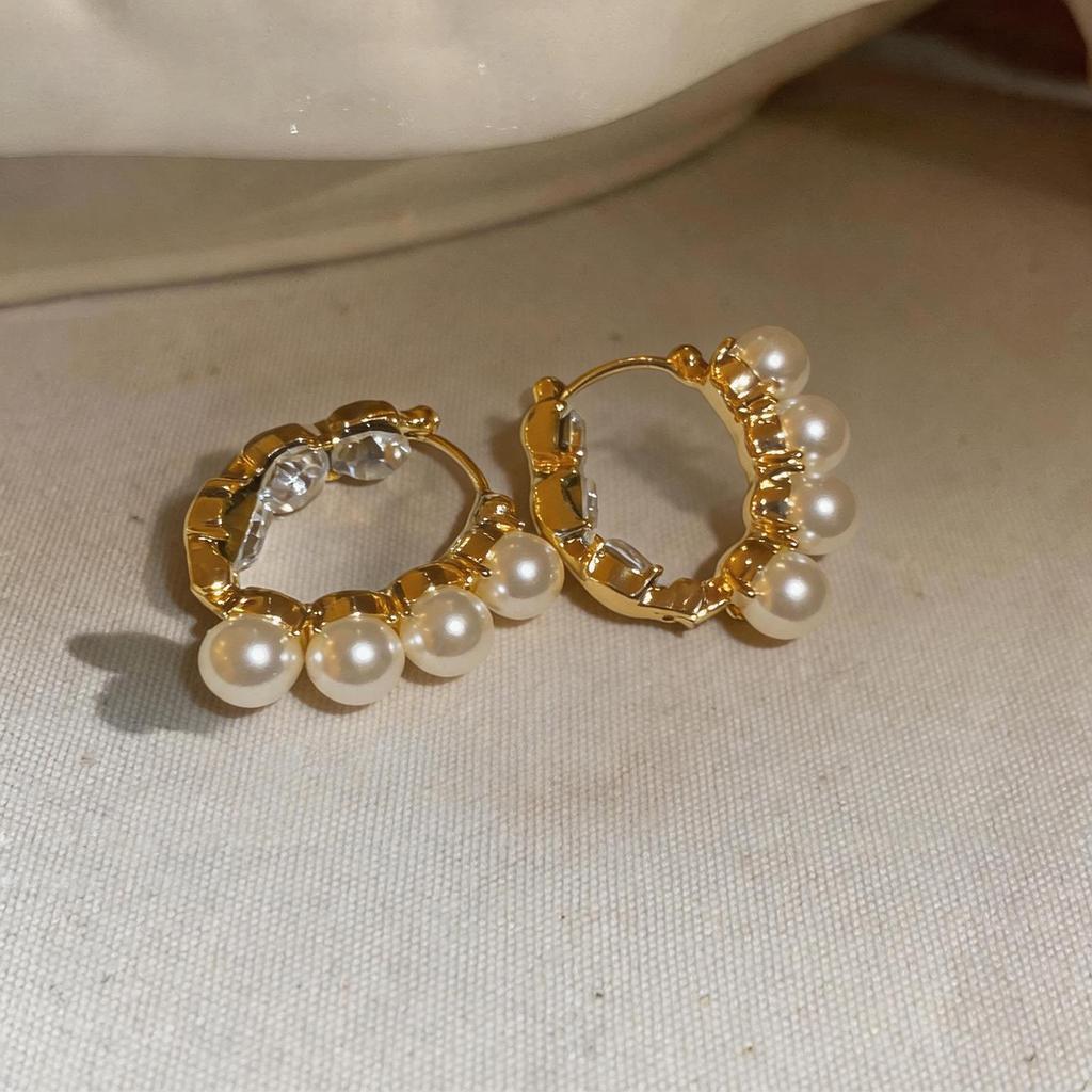 High-End Metallic Faux Pearl Geometric Earrings: Fashionable Retro European & American Style
