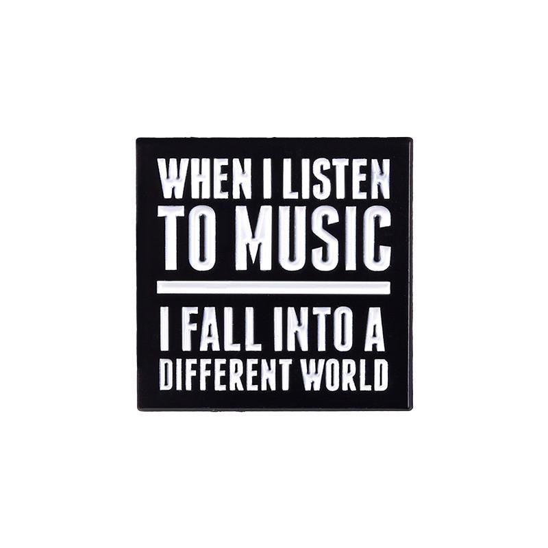 Elegant Geometric Alloy Brooch Pin For Stylish Outfits With Metal Badge Design