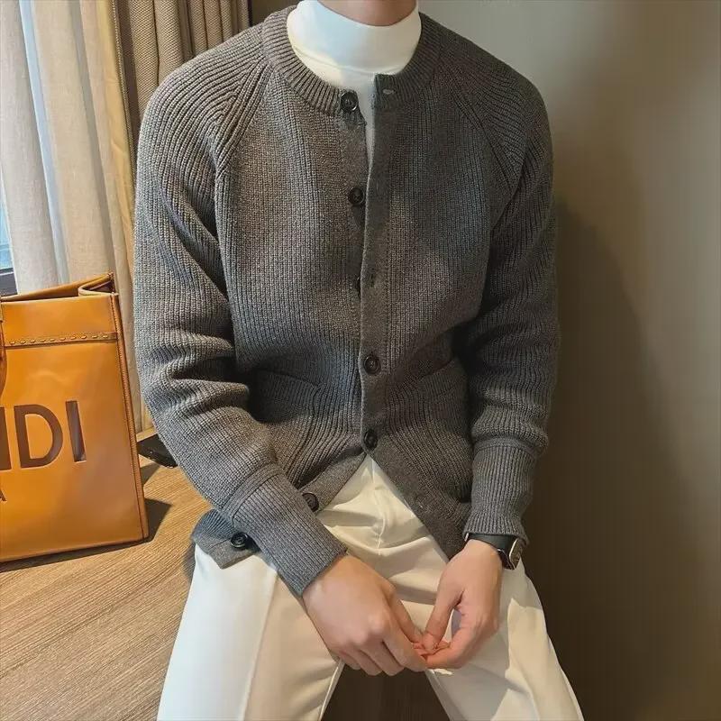 Men's Stylish Autumn/Winter Round Neck Cardigan Sweater: Korean Fashion, Casual, Solid Color