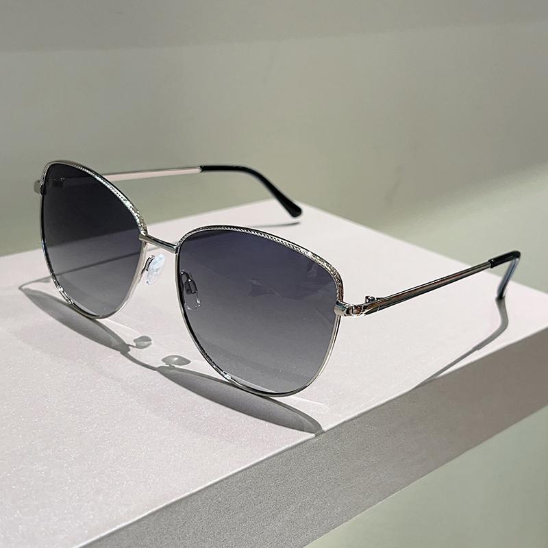 Vintage Oversized Sunglasses Women  New Cat Eye Gradient Decor Shades Trendy Brand Design Outdoor Casual Sun Glasses