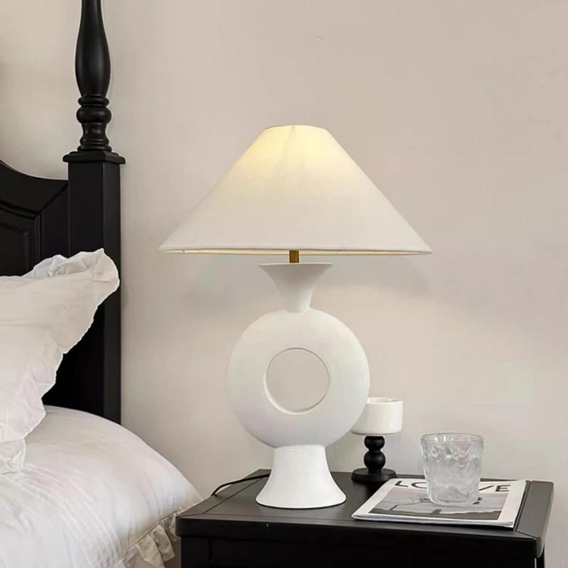 French Retro Resin Black Floor Lamp Bedroom Study Bedside Decorative Desk Lamp White Fabric Lampshade Room Decor Lighting