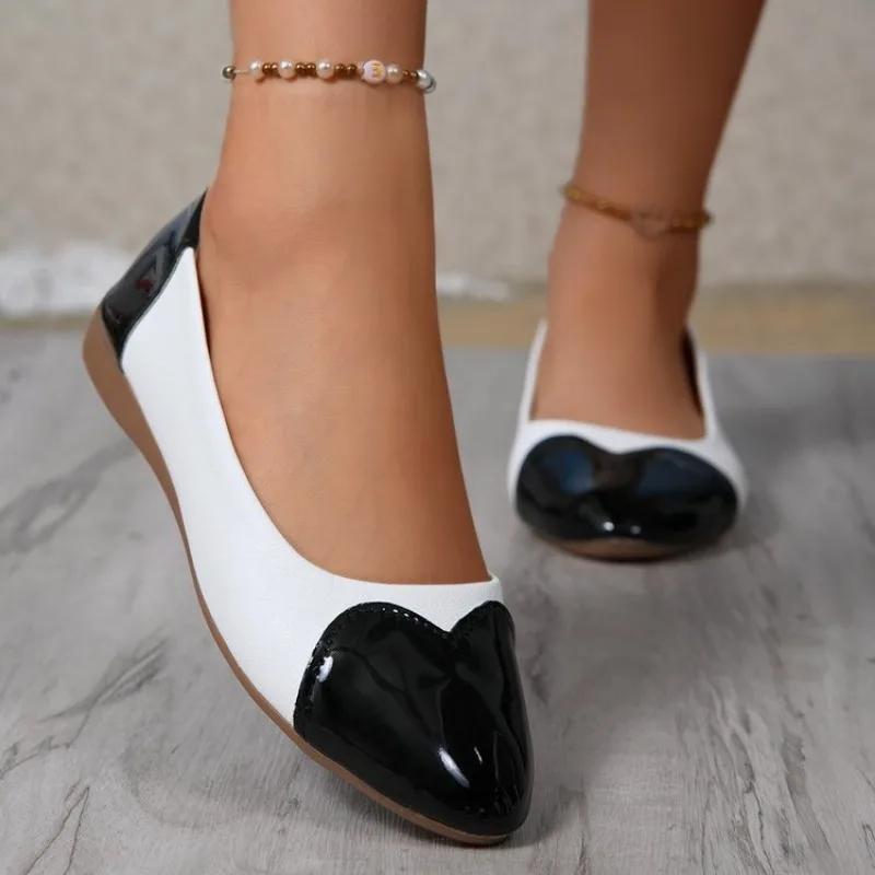 Fashion New Large Size Flat Sole Women Shoes Fashion Round Head Heart-shaped Comfort Soft Sole Casual Shoes for Women Zapatos De Mujer