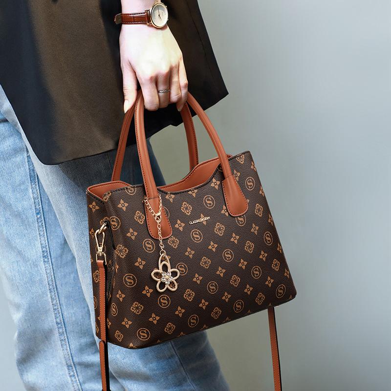 Bucket bag women s new tote bag women s bag commuter large capacity shoulder bag large bag