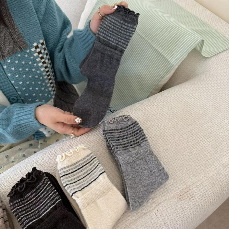 Boneless stacking socks women's socks ins autumn and winter wool socks women's thickened warm fungus lace pinstriped medium tube socks