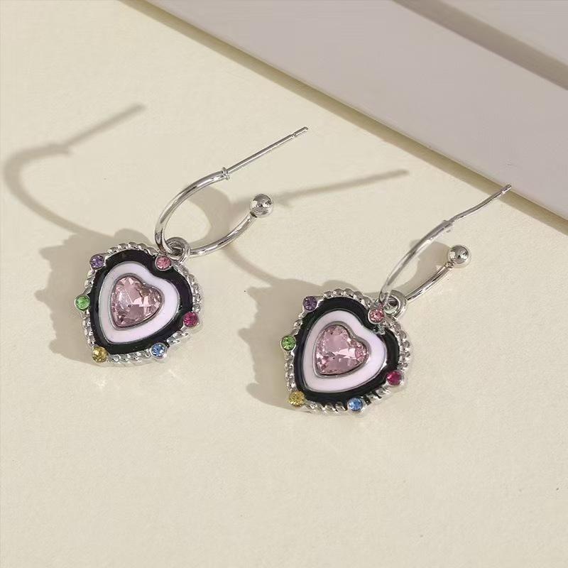 New Chinese sweet and cool wind dripping oil love earrings women's niche design light luxury exquisite atmosphere retro peach heart earrings