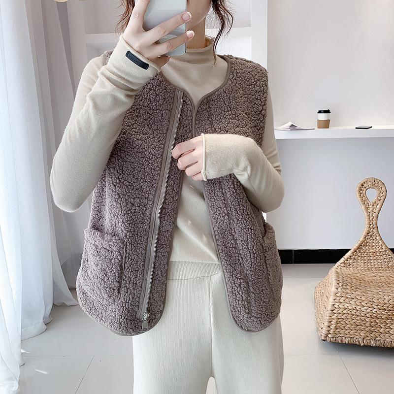 FASHION2024  winter new lamb plush vest outer coat retro style vest women's fur integrated trendy vest women's
