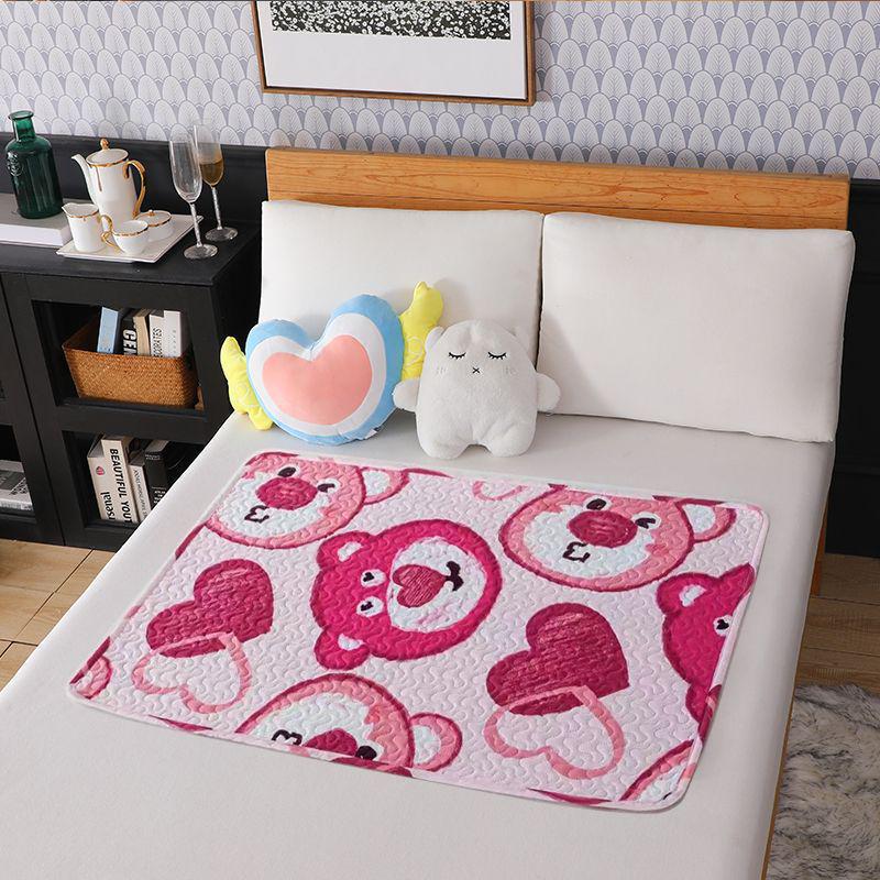 Reversible Cartoon Crawling Mat & Breathable Menstrual Pad for Dorms and Cribs