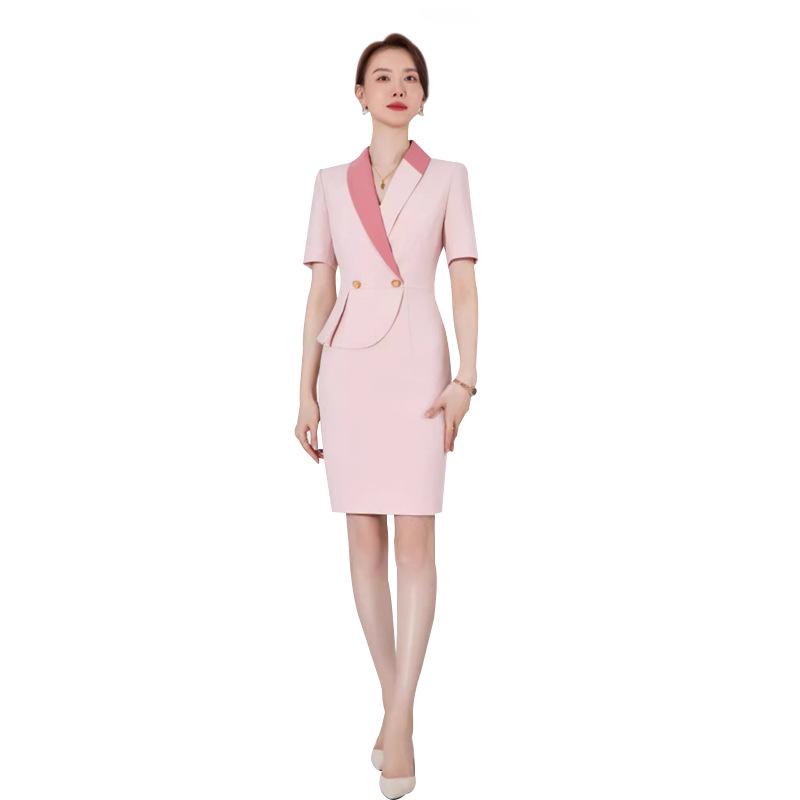 Hellrosa Figurbetontes Zweiteiler-Schlankheitskleid für Arbeitskleidung im Schönheitssalon