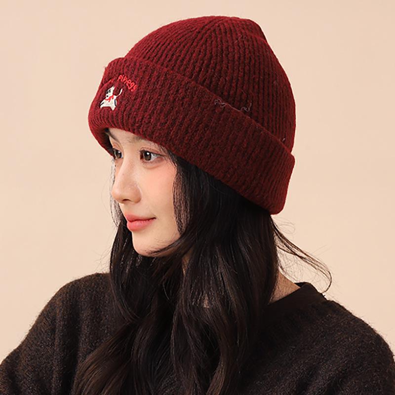 Korean version ins cute embroidered knitted hat puppy wool hat thickened warm hat female simple versatile show small face