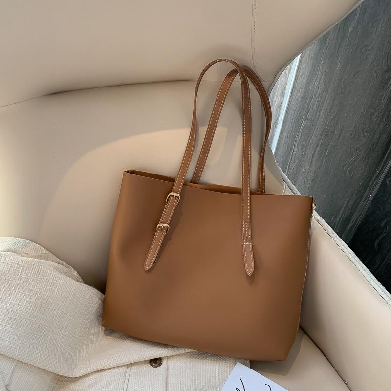 IELGY tote bag large bag female wild western style messenger portable