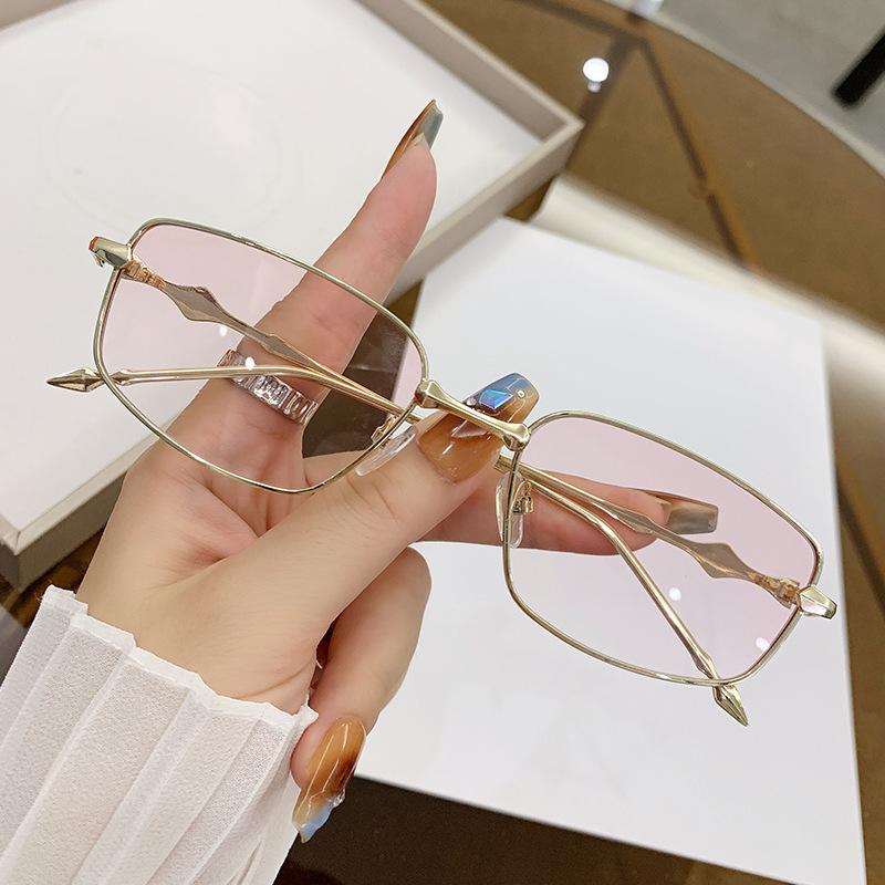 

New Fashion Square Luxury Sunglasses Brand Design High-End Styling Punk Glasses Outdoor Retro Personality Eyewear Women