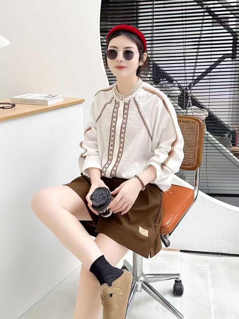 2025 Spring Artistic Embroidery Crochet Cotton Women's Loose Round Neck Cardigan Shirt