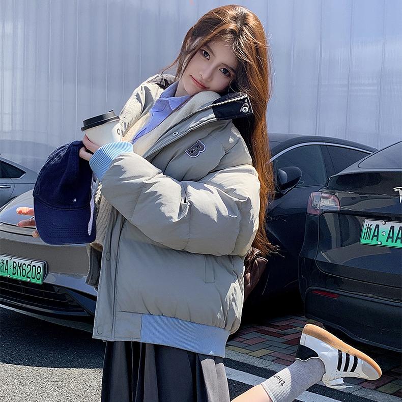 

Модная зимняя женская куртка с воротником-стойкой и ярким дизайном для студентов XL серый