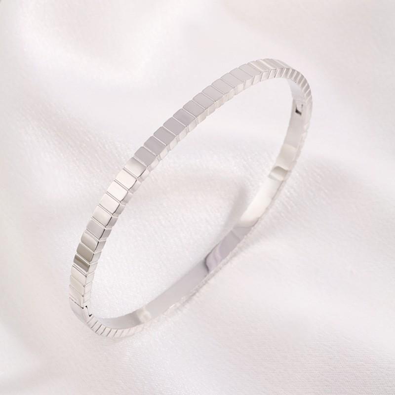 Titanium steel bracelet gold high version temperament zircon bracelet women's light luxury fashion elegance does not fade simple bracelet