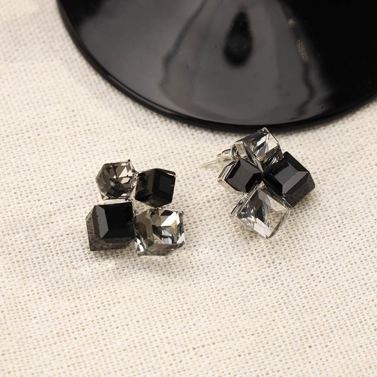 Geometric Cube 3D Fantasy Crystal Stone Gradient Colored Candy Stud Earrings Personality Jewelry Girl For Women Friend Souvenir GiftGeometric Stud
