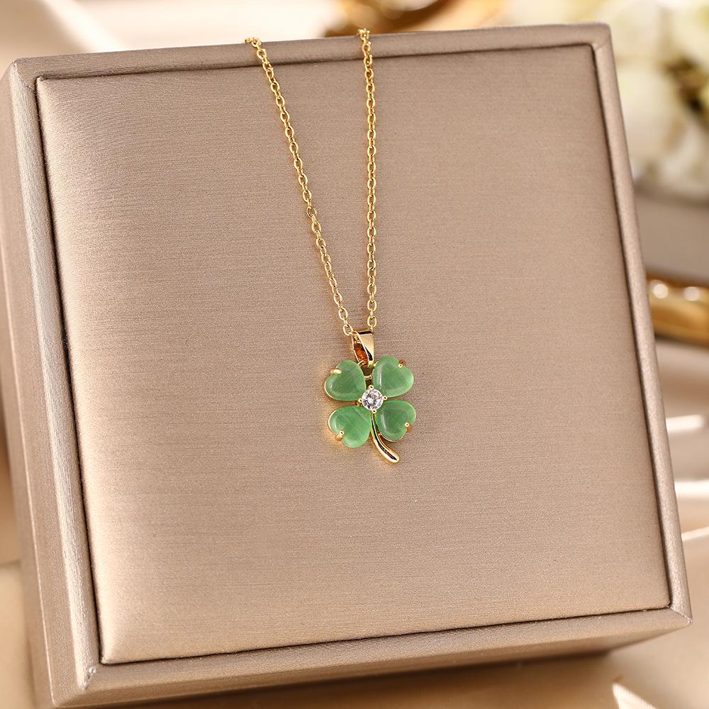 Korean Simple Cat's Eye Four-Leaf Titanium Steel Necklace: Fashionable Light Luxury Clavicle Jewelry for Women.